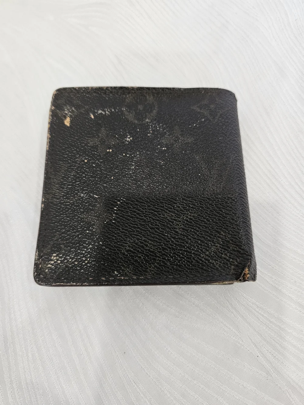 Louis Vuitton signature lv